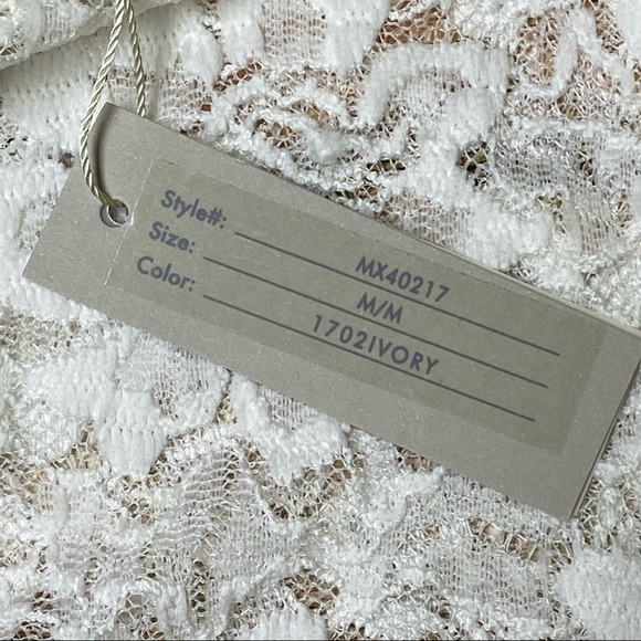 Cupio Lace Top NWT - Picture 3 of 8